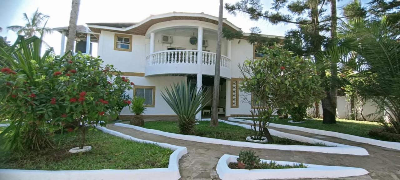 Tichi Villas - Diani Beach Extérieur photo